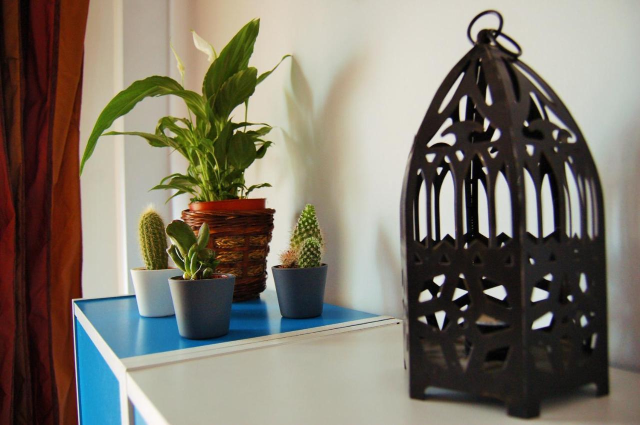 Apartamentos Puerta Real Sevilla Kültér fotó