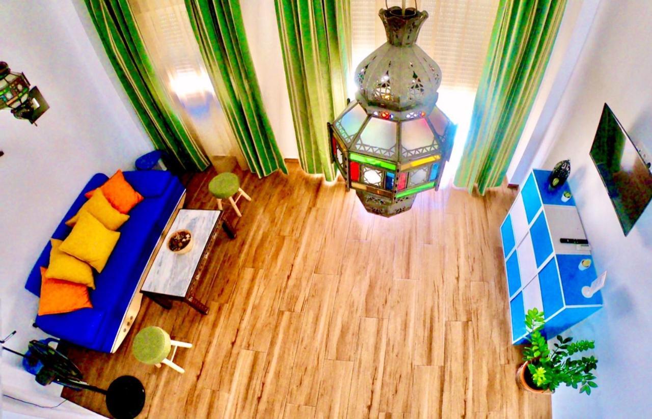 Apartamentos Puerta Real Sevilla Kültér fotó
