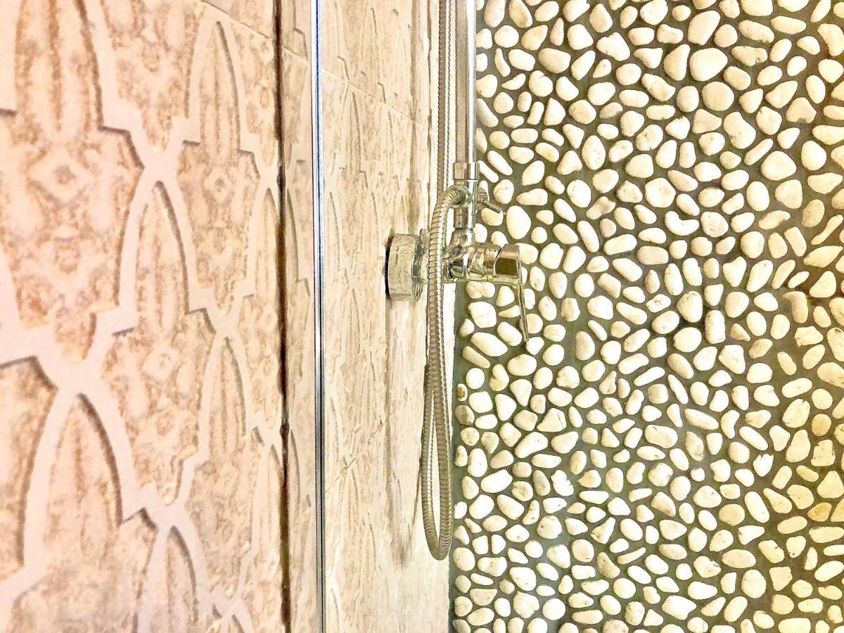 Apartamentos Puerta Real Sevilla Kültér fotó